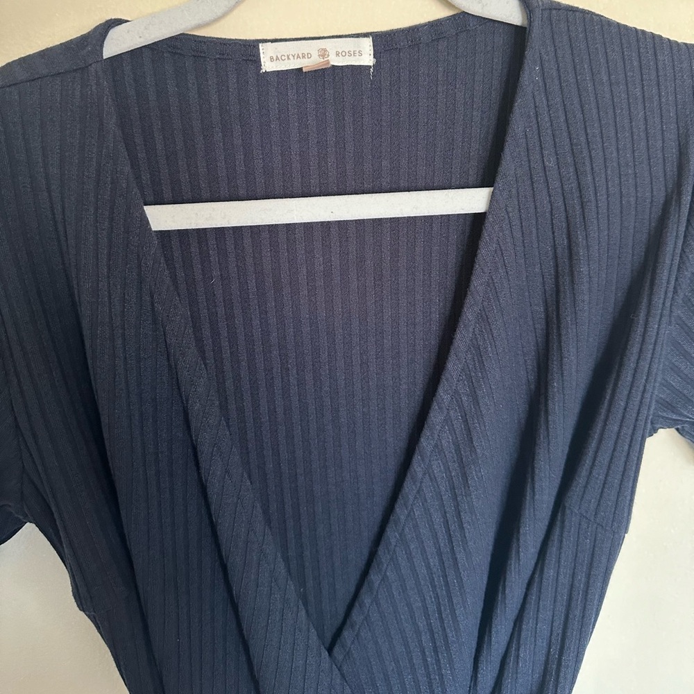 NWOT BACKYARD ROSES RIBBED NAVY WRAP DRESS - Picture 6 of 6